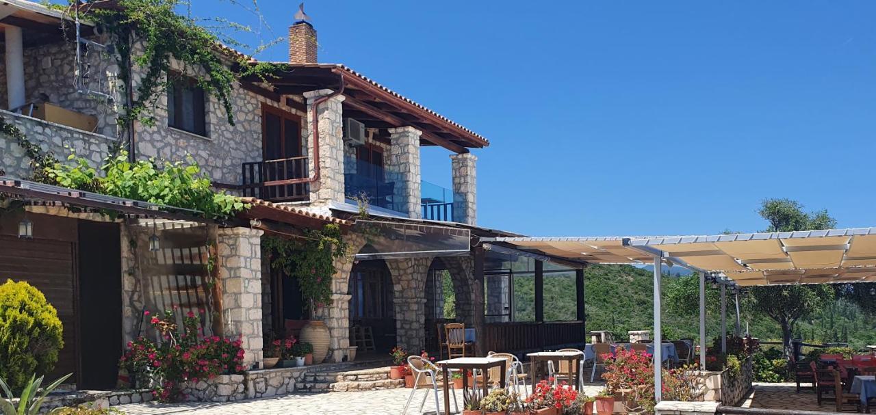 Nireas : Stone Villa Orthoniaí エクステリア 写真